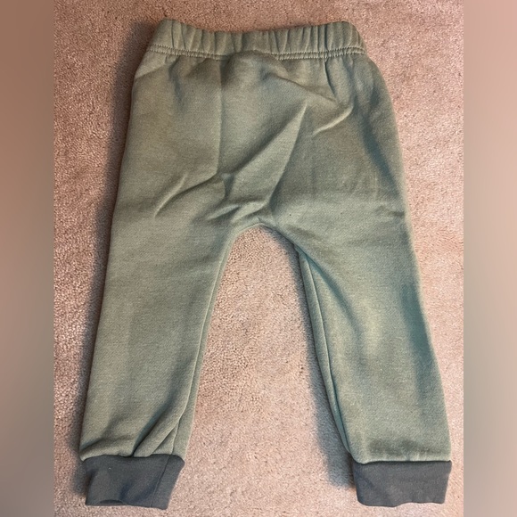 Star Wars Baby Grogu Baby Yoda Sweater and Pants Set 18m - Picture 5 of 5